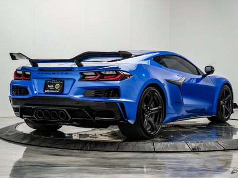 Used 2024 Chevrolet Corvette Z06 w/ Z07 Performance Package RWD image 25