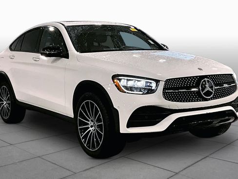 Used 2023 Mercedes-Benz GLC 300 4MATIC Coupe image 3