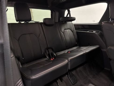 Used 2022 Ford Expedition Max Platinum image 37