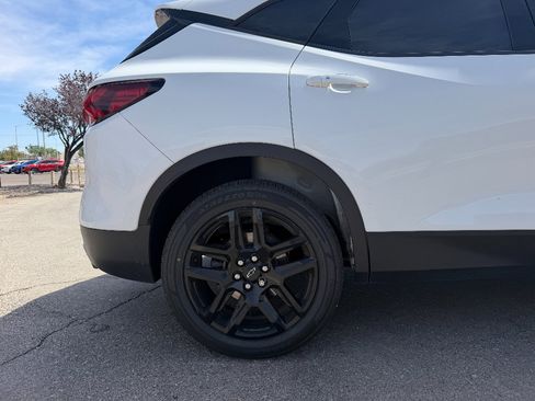 Used 2021 Chevrolet Blazer LT w/ LPO, Black Accent Package FWD image 6