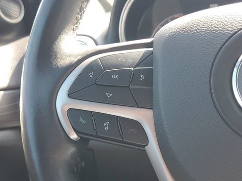 Used 2021 Jeep Grand Cherokee Laredo X RWD image 31