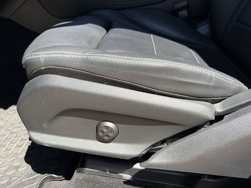 Used 2020 Mercedes-Benz GLC 300 image 13