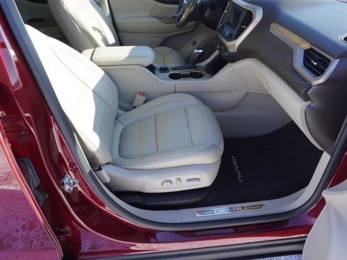 Used 2018 GMC Acadia Denali w/ Technology Package AWD/4WD image 18