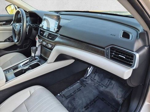 Used 2018 Honda Accord Touring image 21