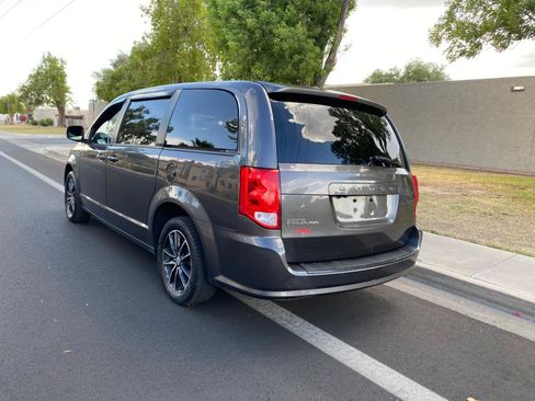 Used 2018 Dodge Grand Caravan SE FWD image 10