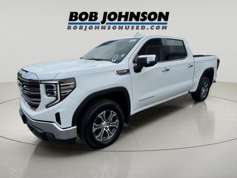 Used 2024 GMC Sierra 1500 SLT AWD/4WD image 7