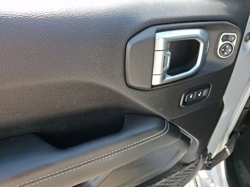 Used 2023 Jeep Wrangler Unlimited Sahara w/ Cold Weather Group AWD/4WD image 13