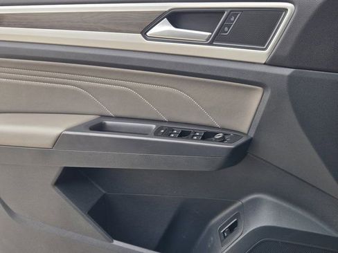 Used 2021 Volkswagen Atlas SE image 23