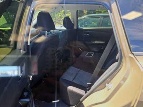 Used 2025 Nissan Rogue SV image 9