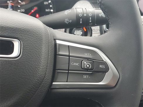 Used 2023 Jeep Compass Latitude image 23