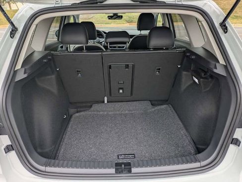 New 2026 Volkswagen Taos SE FWD image 13