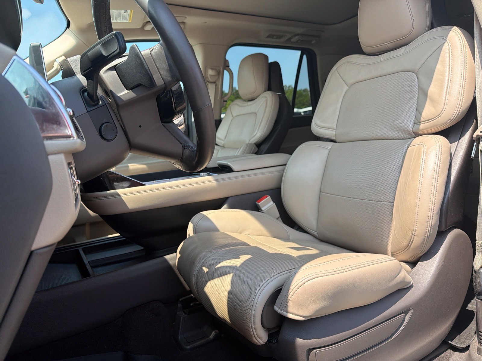 Used 2022 Lincoln Navigator Reserve RWD image 8