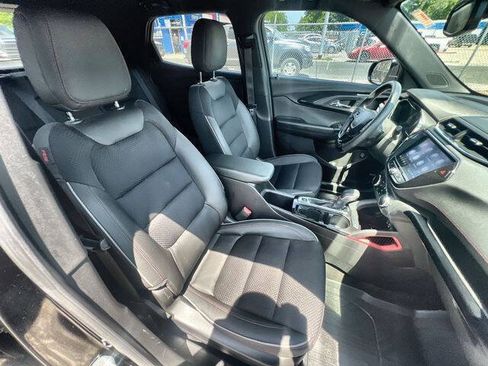 Used 2023 Chevrolet TrailBlazer RS w/ Sun and Liftgate Package FWD image 27