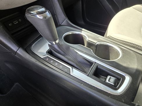 Used 2020 Chevrolet Equinox LS w/ LS Convenience Package FWD image 19