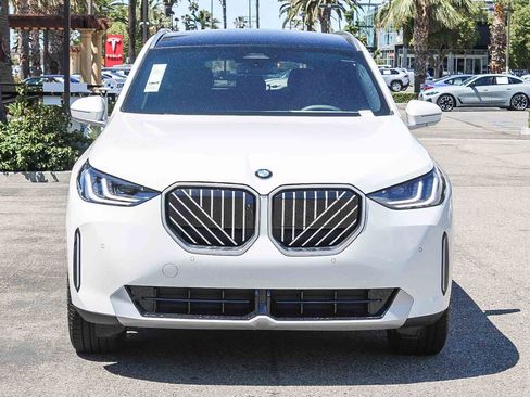 New 2026 BMW X3 xDrive30 w/ Premium Package AWD/4WD image 2