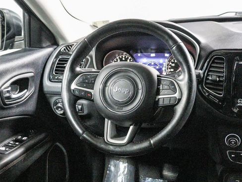 Used 2018 Jeep Compass Limited w/ Navigation Group FWD image 16