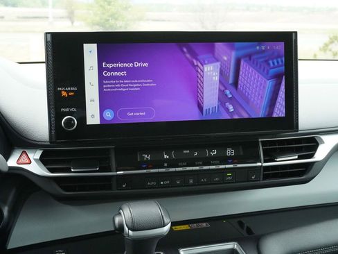 Used 2025 Toyota Sienna XLE FWD image 15