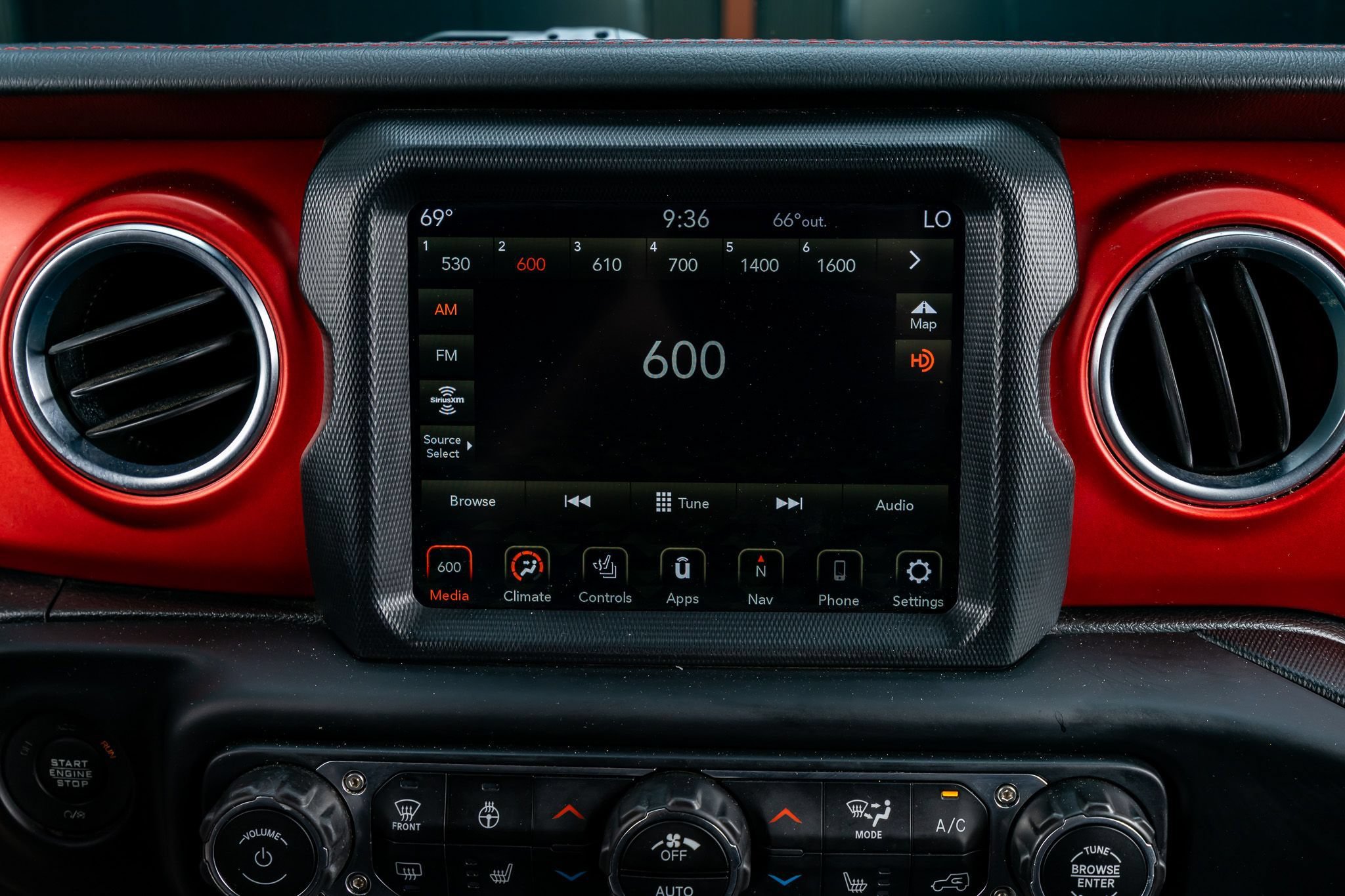 Used 2020 Jeep Gladiator Rubicon AWD/4WD image 24