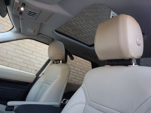 Used 2019 Land Rover Discovery SE AWD/4WD image 20