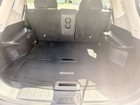 Used 2017 Nissan Rogue S image 10