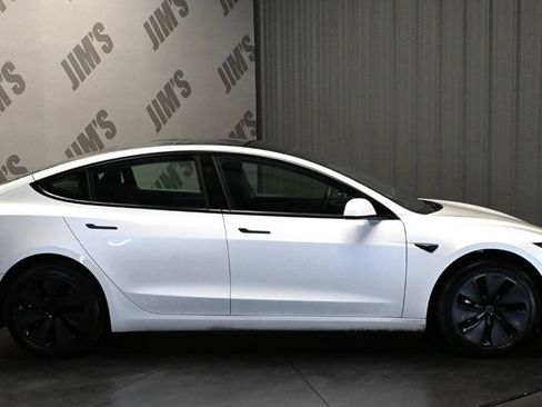 Used 2025 Tesla Model 3 Long Range RWD image 4