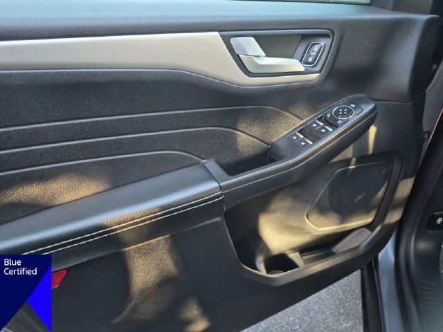 Used 2021 Ford Escape SE w/ SE Sport Appearance Package FWD image 12