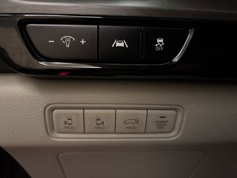 Used 2024 Kia Carnival EX FWD image 14