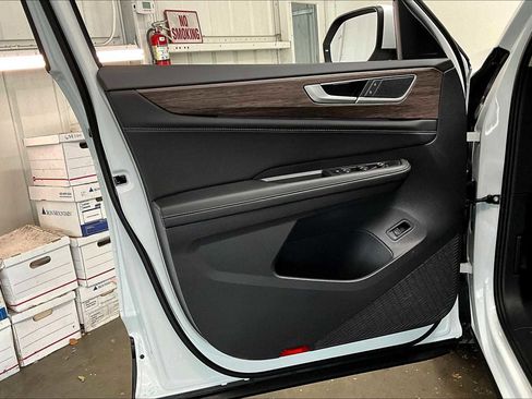 New 2026 Volkswagen Atlas SEL image 23