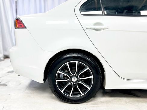 Used 2017 Mitsubishi Lancer ES image 6
