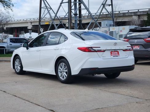 Used 2026 Toyota Camry LE image 4