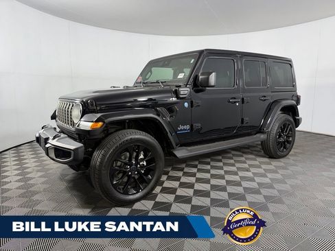 Used 2025 Jeep Wrangler Unlimited Sahara AWD/4WD image 1