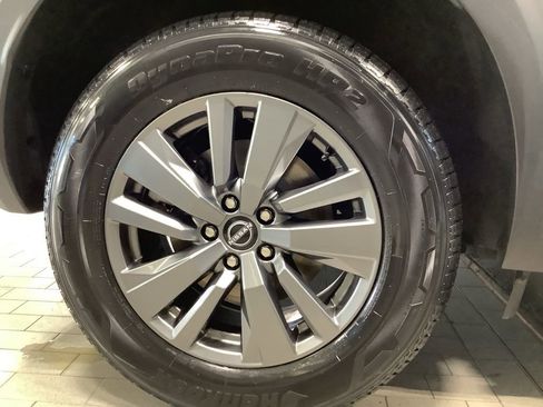 Used 2025 Nissan Pathfinder SV image 29