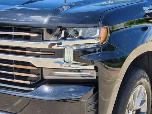 Used 2021 Chevrolet Silverado 1500 High Country w/ Technology Package AWD/4WD image 9