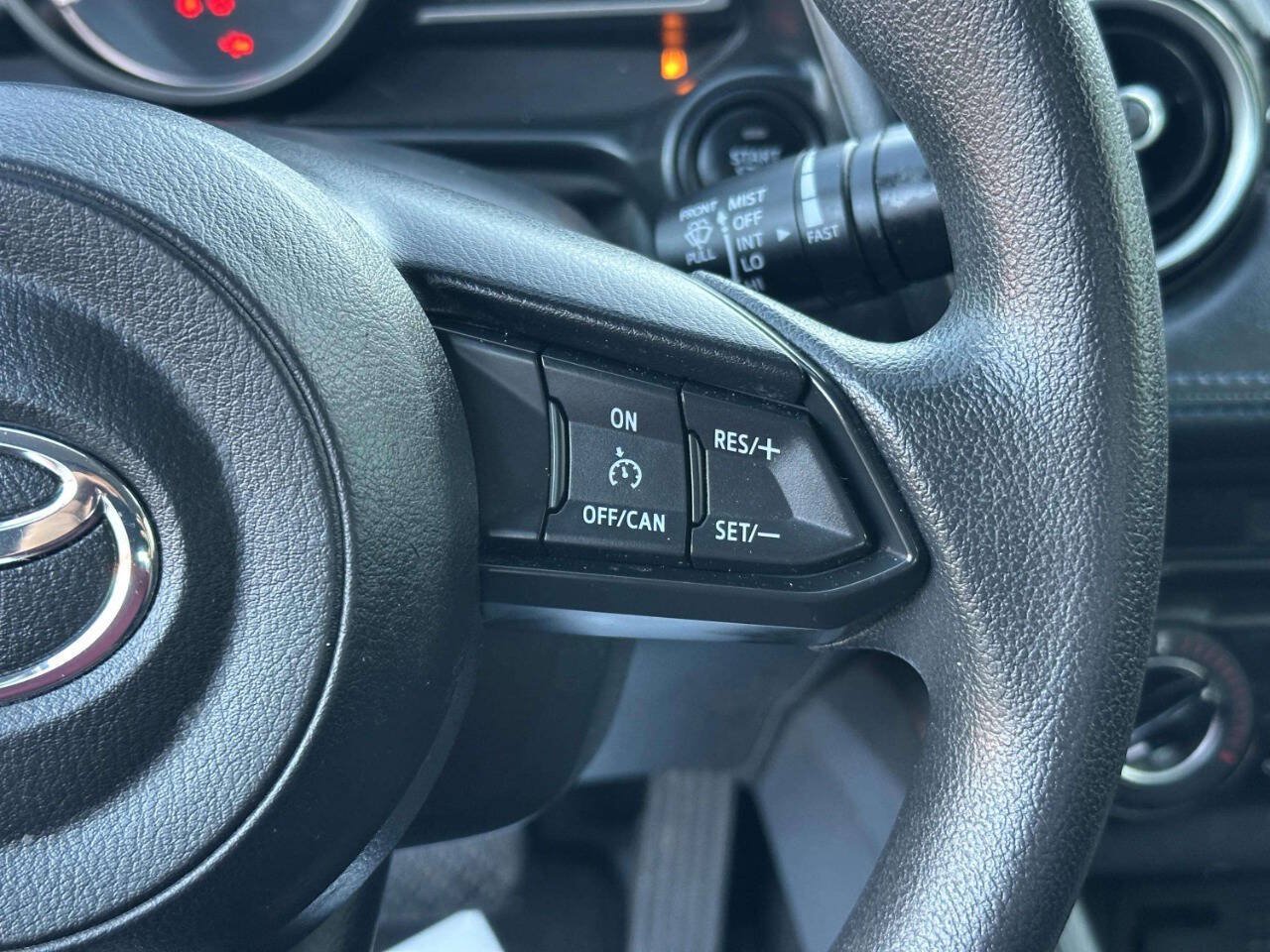 Used 2019 Toyota Yaris LE FWD image 27