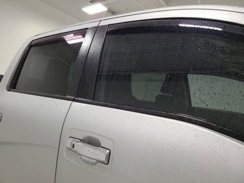 Used 2018 Nissan Titan SV w/ SV Convenience Package AWD/4WD image 14