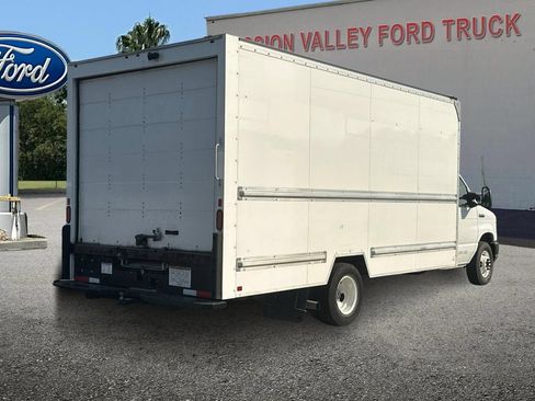 Used 2022 Ford E-350 and Econoline 350 Super Duty RWD image 4