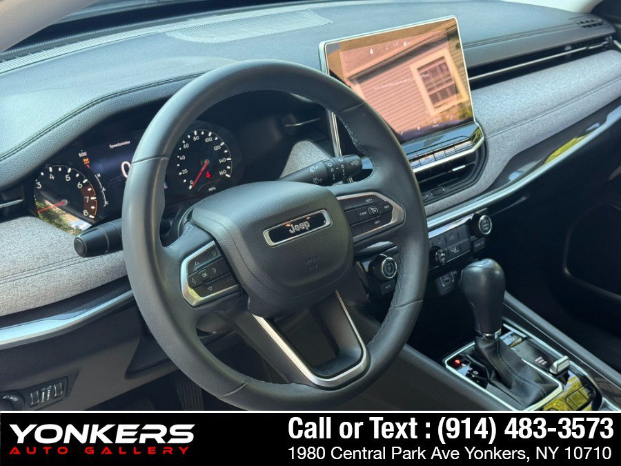 Used 2022 Jeep Compass Latitude AWD/4WD image 27