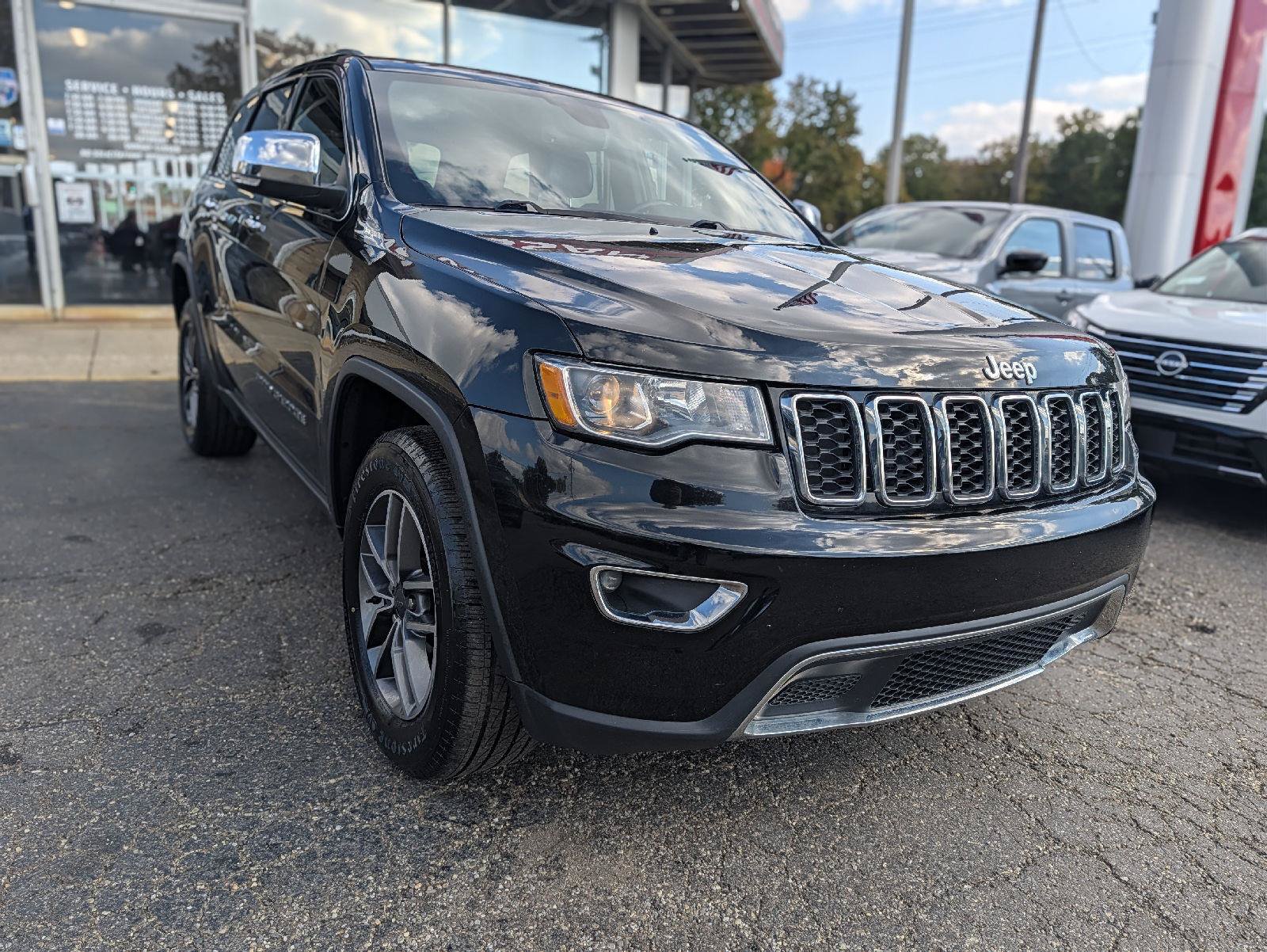 Used 2020 Jeep Grand Cherokee Limited AWD/4WD image 16