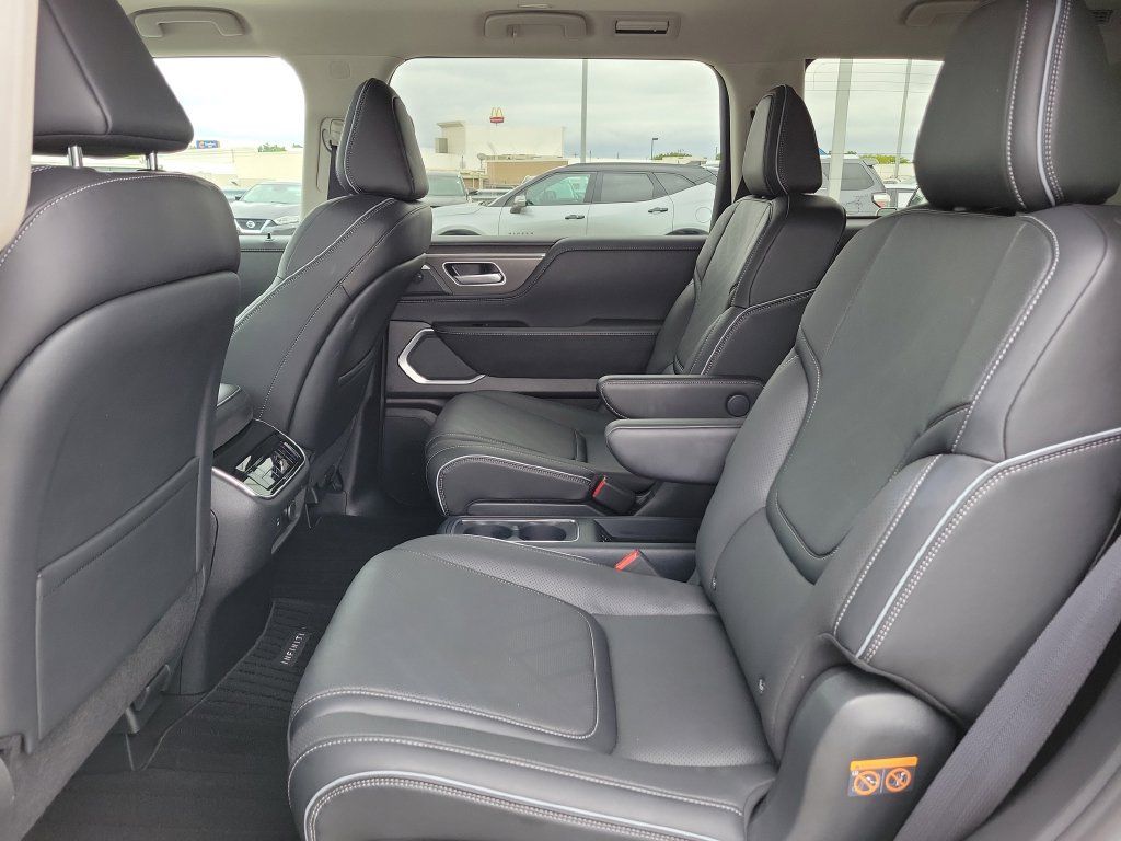 Certified 2026 INFINITI QX80 Luxe w/ Cargo Package AWD/4WD image 25