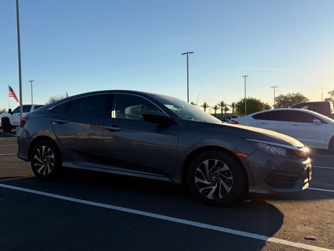 Used 2017 Honda Civic EX image 2