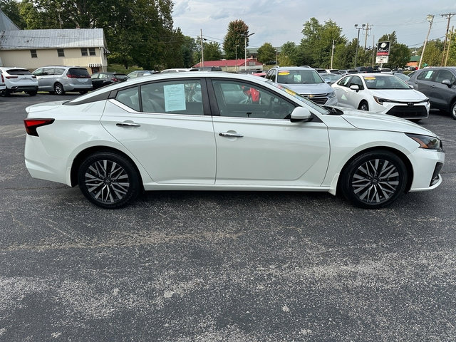 Used 2023 Nissan Altima 2.5 SV w/ SV Premium Package FWD image 4