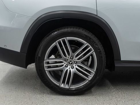 Used 2025 Mercedes-Benz GLS 450 4MATIC image 45