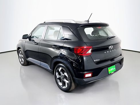 Used 2024 Hyundai Venue SEL FWD image 7
