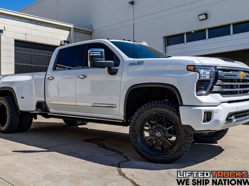 Used 2026 Chevrolet Silverado 3500 High Country w/ High Country Premium Package AWD/4WD image 1