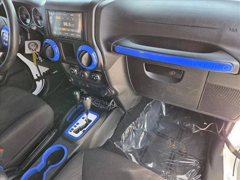 Used 2017 Jeep Wrangler Sport AWD/4WD image 19