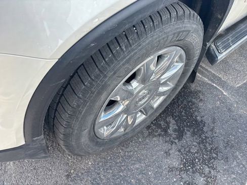 Used 2012 GMC Acadia SLT w/ LPO, 'HIT The Road' Package AWD/4WD image 8
