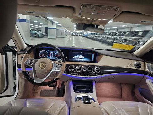 Used 2018 Mercedes-Benz S 560 Sedan image 9