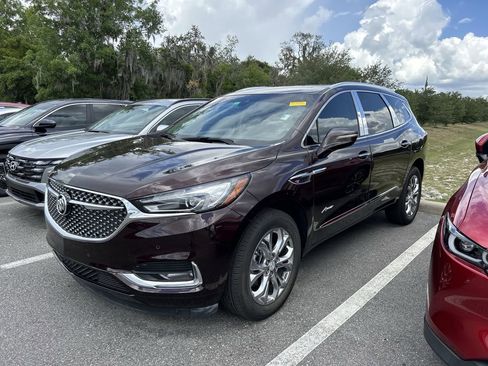 Used 2021 Buick Enclave Avenir w/ Avenir Technology Package FWD image 7