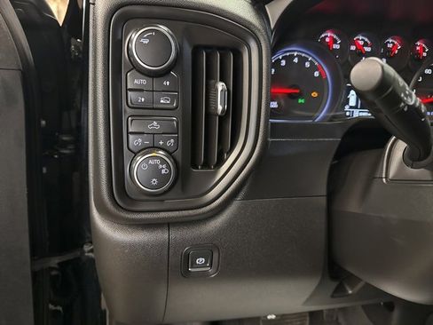 Used 2019 Chevrolet Silverado 1500 Custom w/ Custom Value Package image 19