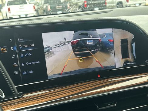 Used 2021 Cadillac Escalade Luxury image 14